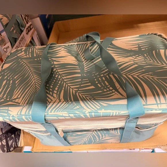 ALOHA Collection w Clevermade Teal Palm Print Collapsible Beach Tote - Picture 3 of 5